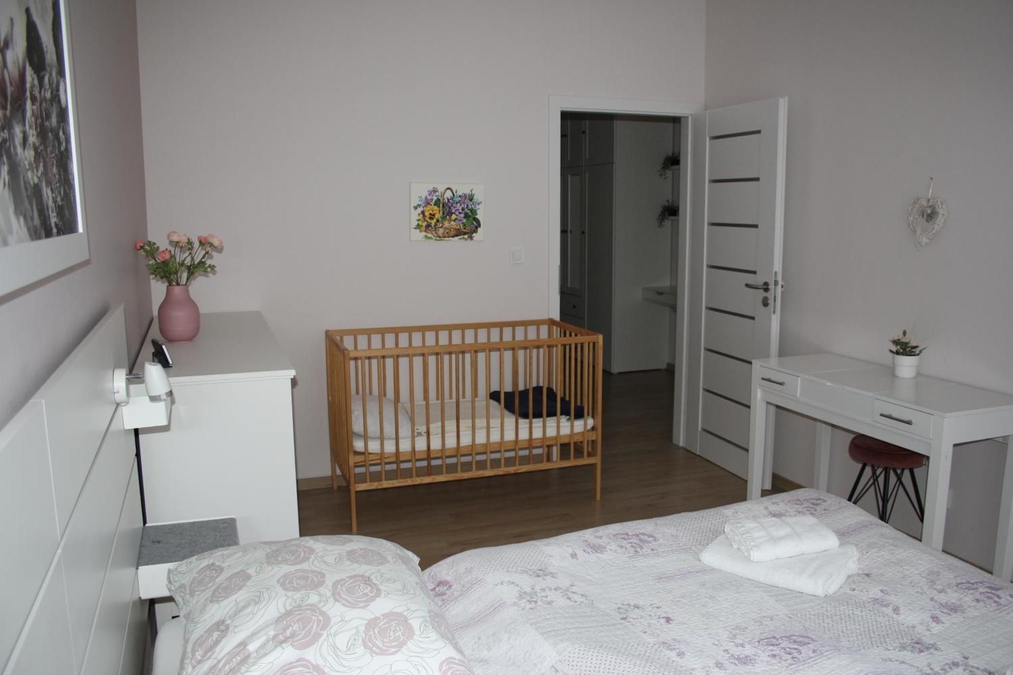 Apartment With Ap. Garden